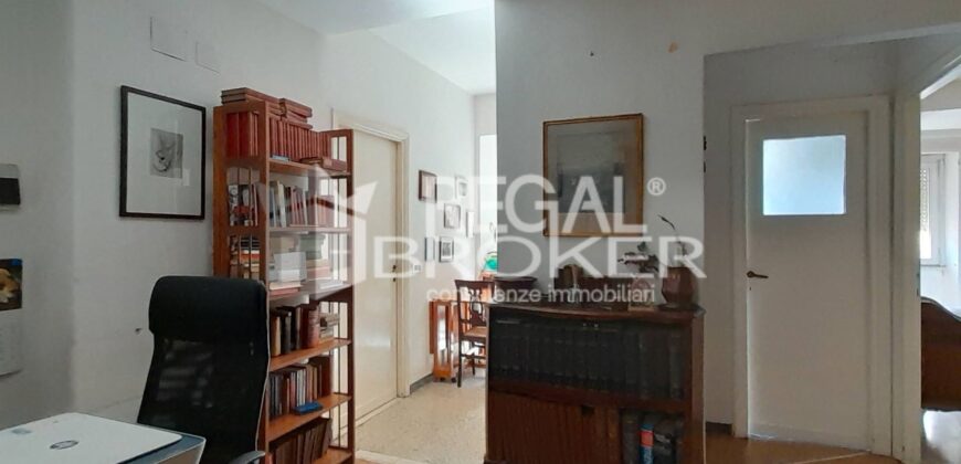 Roma Africano, comodo trilocale