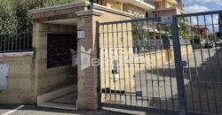 Roma Prato Fiorito, ufficio con posto auto
