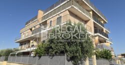 Roma Prato Fiorito, ufficio con posto auto