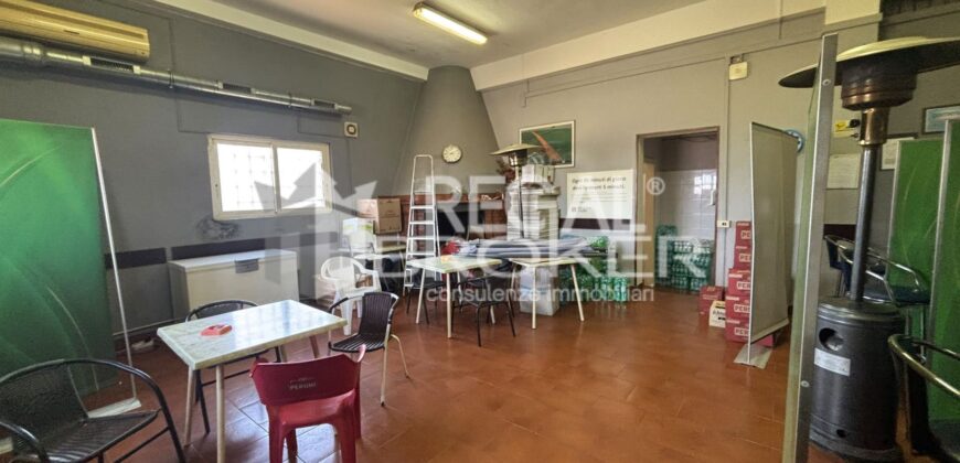 Castelnuovo di Porto, licenza Bar/tabaccheria e mura