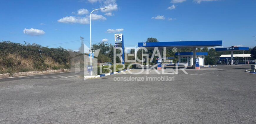 Castelnuovo di Porto, licenza Bar/tabaccheria e mura